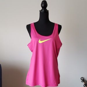 New Nike racer-back tank top